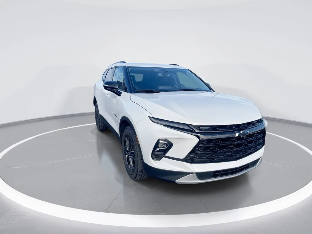 Used 2023 White Chevrolet LT image 2