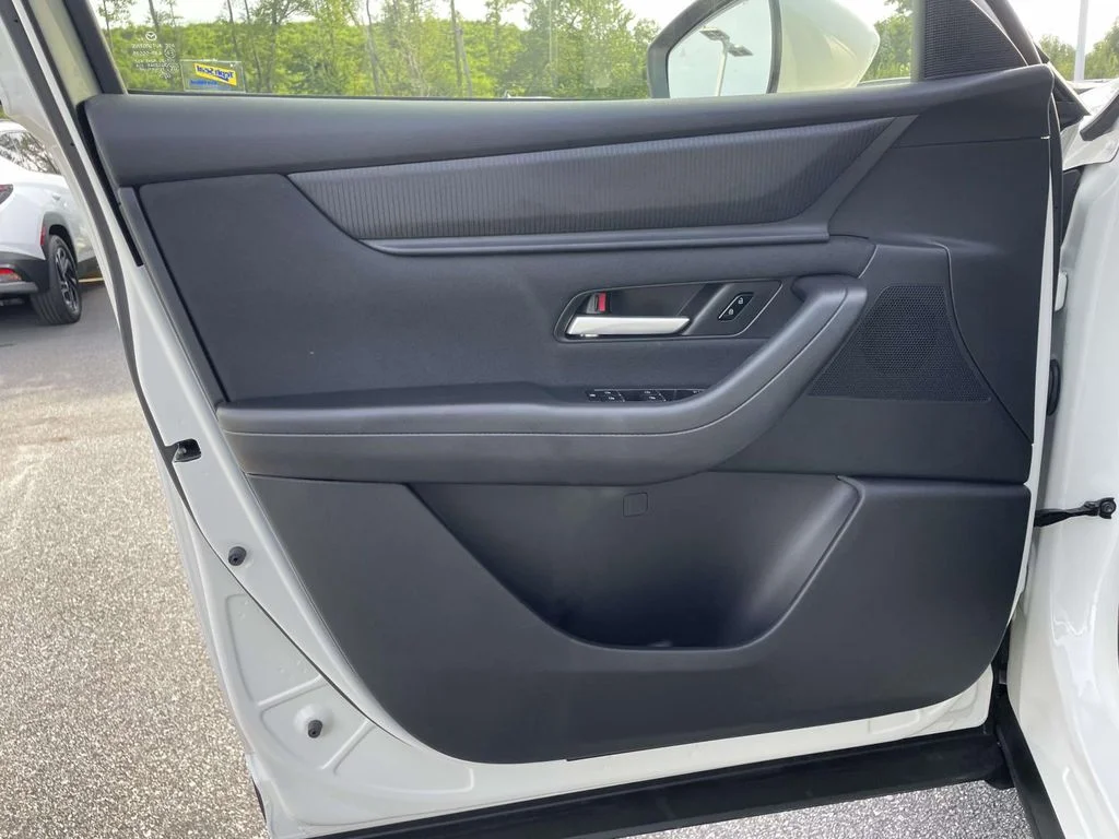 Used 2025 Rhodium White Premium Mazda Select Package image 5