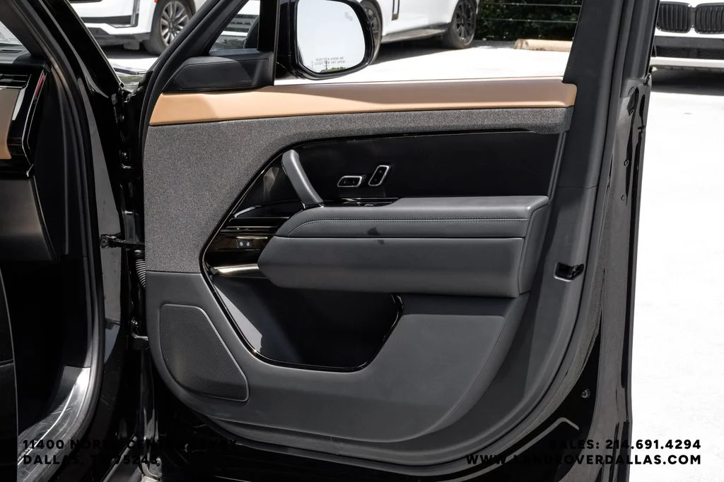 Certified Used 2024 SV Bespoke Match to Sample in Gloss Finish Land Rover Autobiography image 47