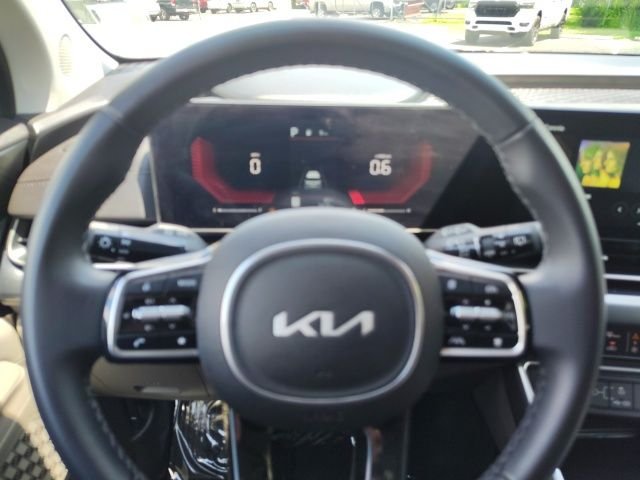 Used 2025 Red Kia LXS image 15
