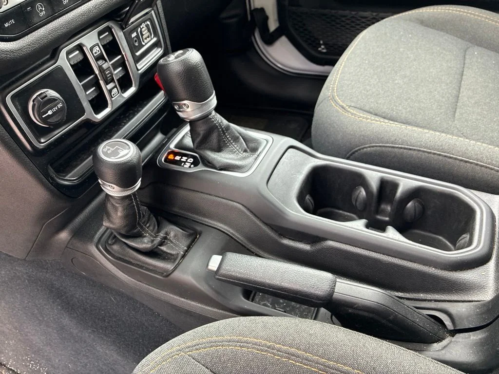 Used 2024 White Jeep Sport S image 15