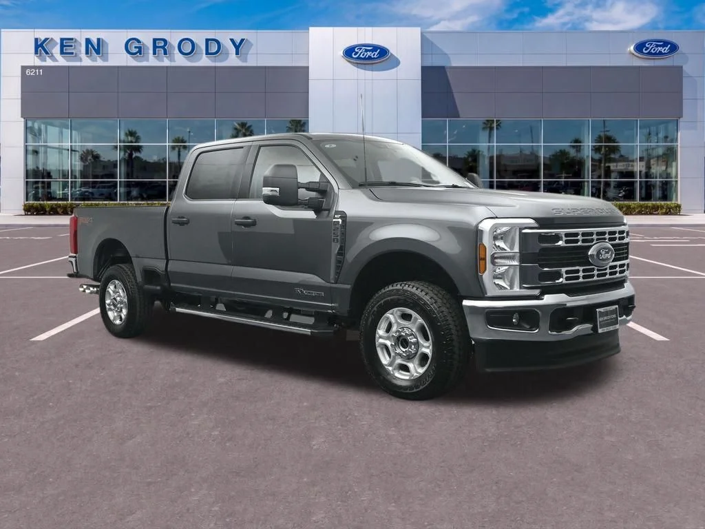 New 2026 Carbonized Gray Metallic Ford XLT image 1