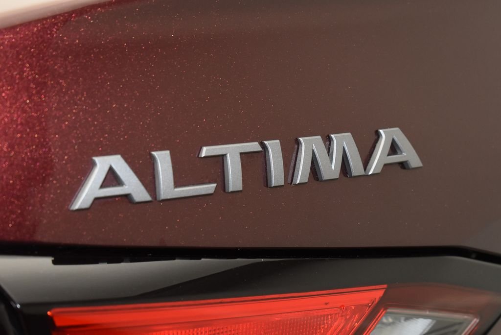 Used 2024  Nissan 2.5 SV image 9
