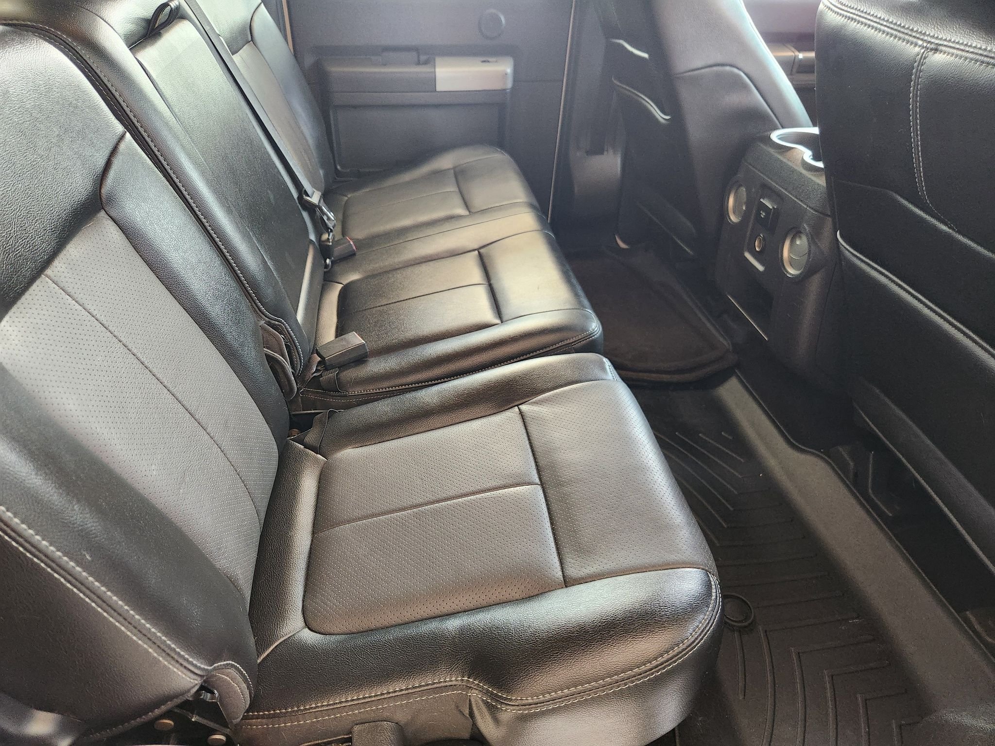 Used 2015 White Platinum Metallic Tri-Coat Ford Lariat image 33