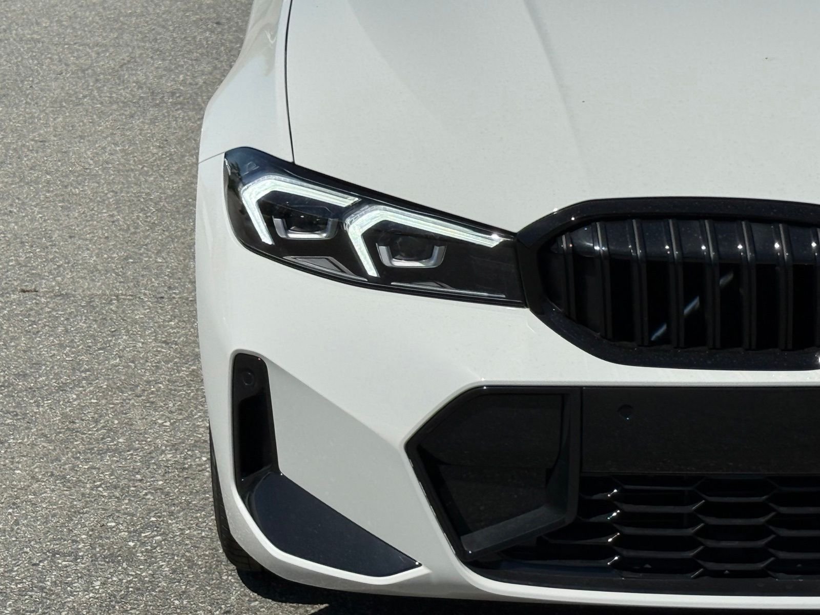 New 2026 Alpine White BMW 330i image 13