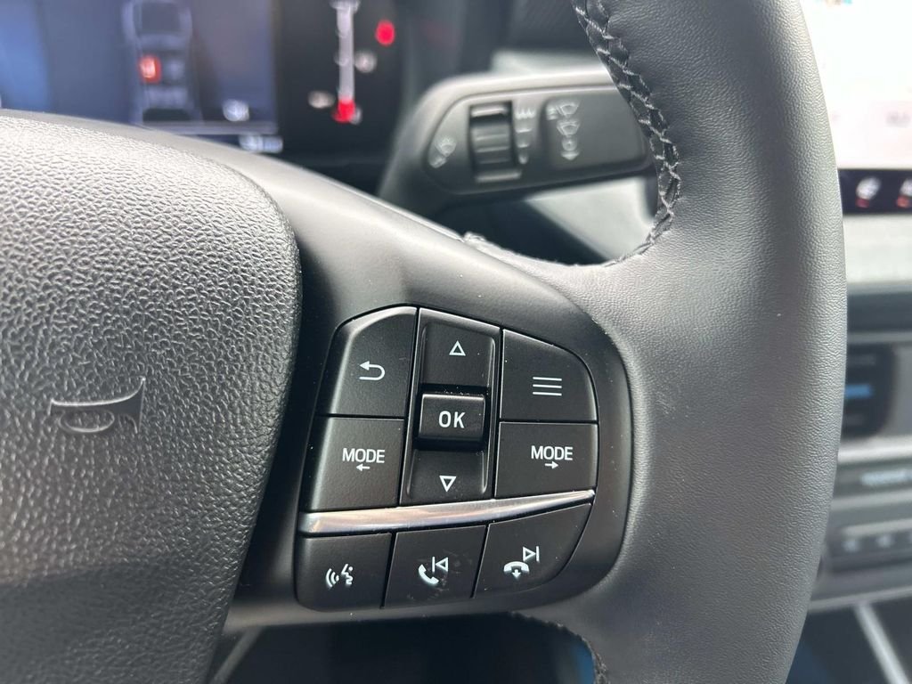Used 2025 Azure Gray Metallic Ford XLT image 31