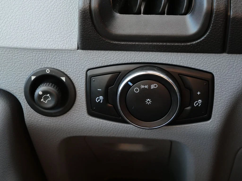 Used 2015 White Ford Base image 24