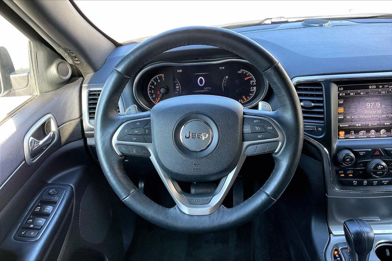 Used 2017 White Jeep Altitude image 9