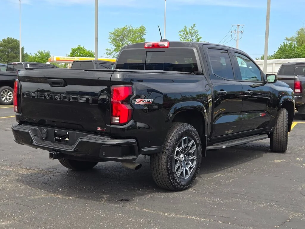 Used 2024 Black Chevrolet Z71 image 12