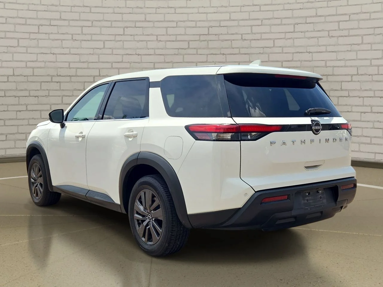 Used 2022 White Nissan S image 6