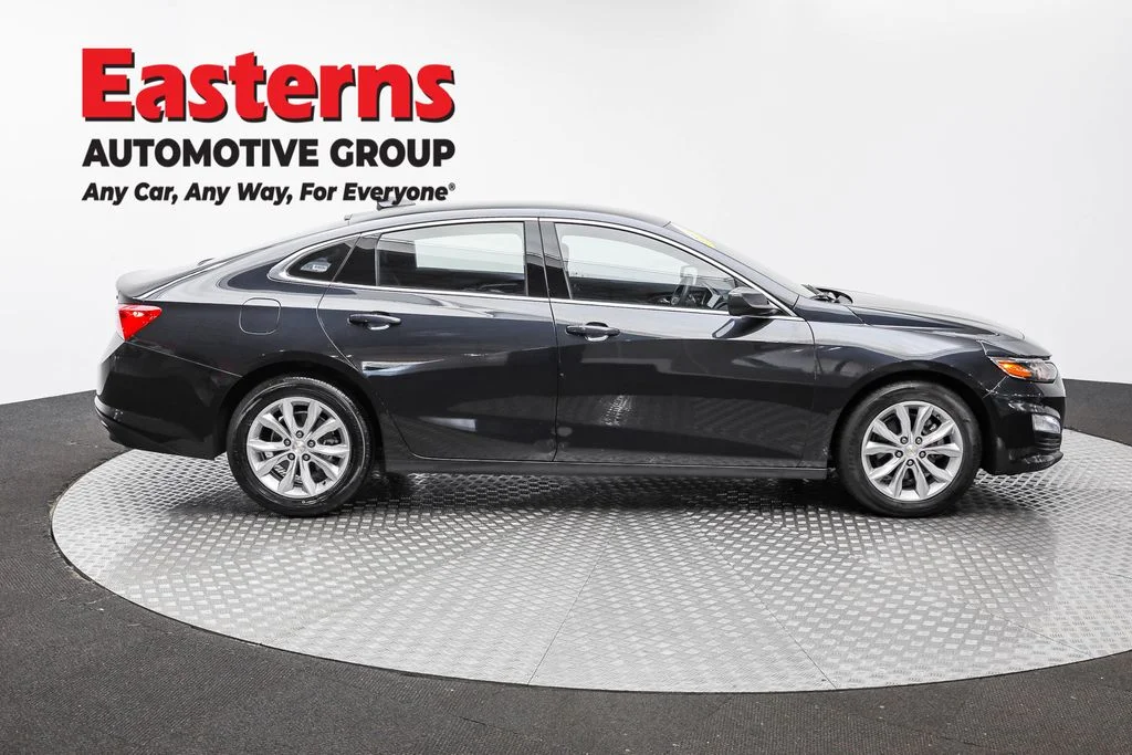 Used 2023 Gray Chevrolet LT image 4