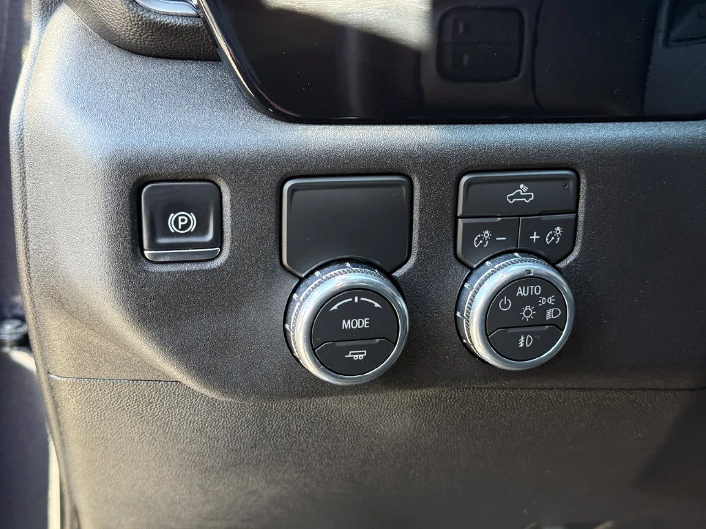 Used 2026 Titanium Rush Metallic GMC Elevation image 25
