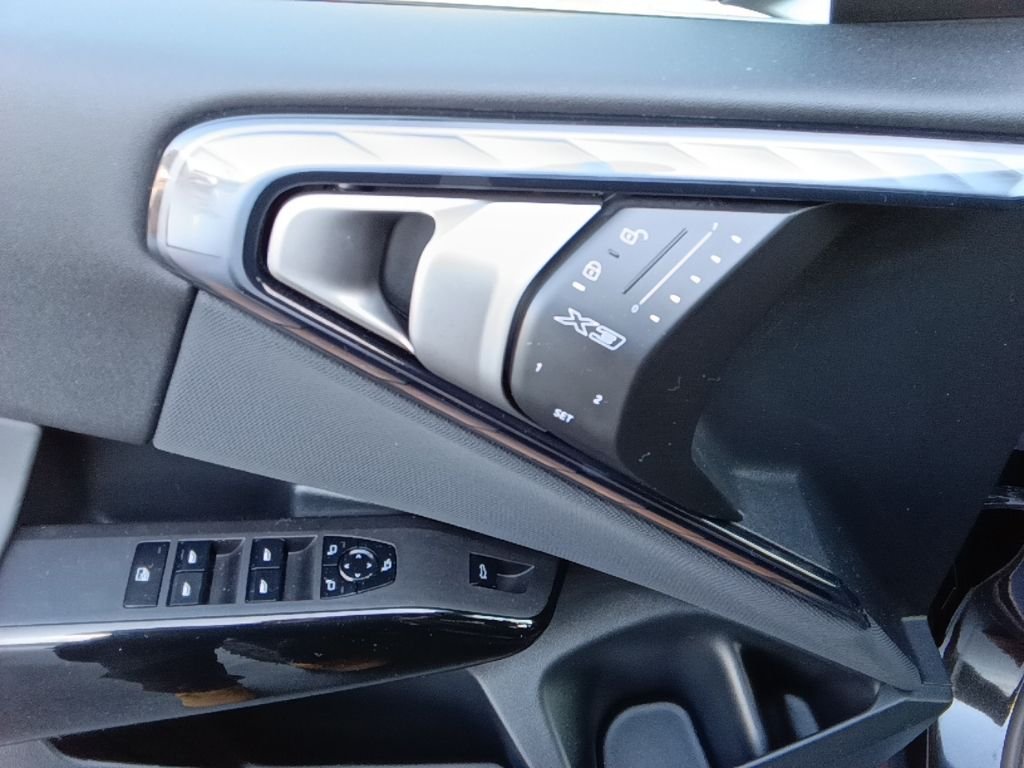 2026 BMW X3 30 - Photo 10