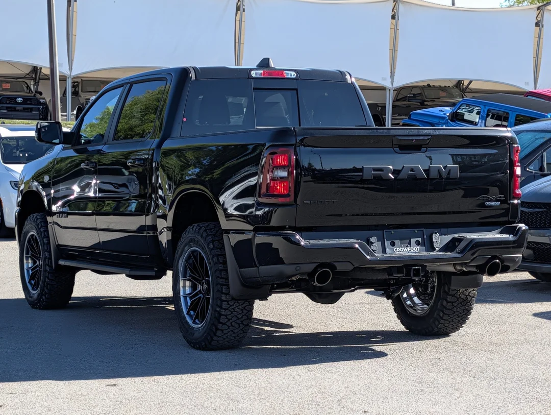 New 2026 Black RAM Sport - - LIFT KIT - FUEL WHEELS - OFFROAD RUNNING BOARDS - Remote Start - Tow Hitch image 6