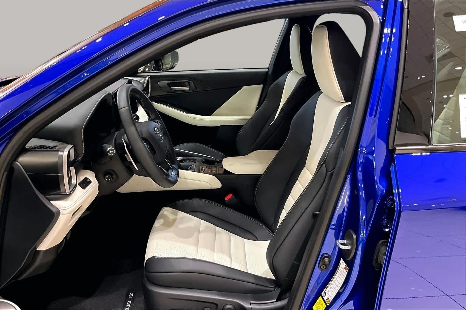 2026 Lexus IS 350 F SPORT - Photo 18