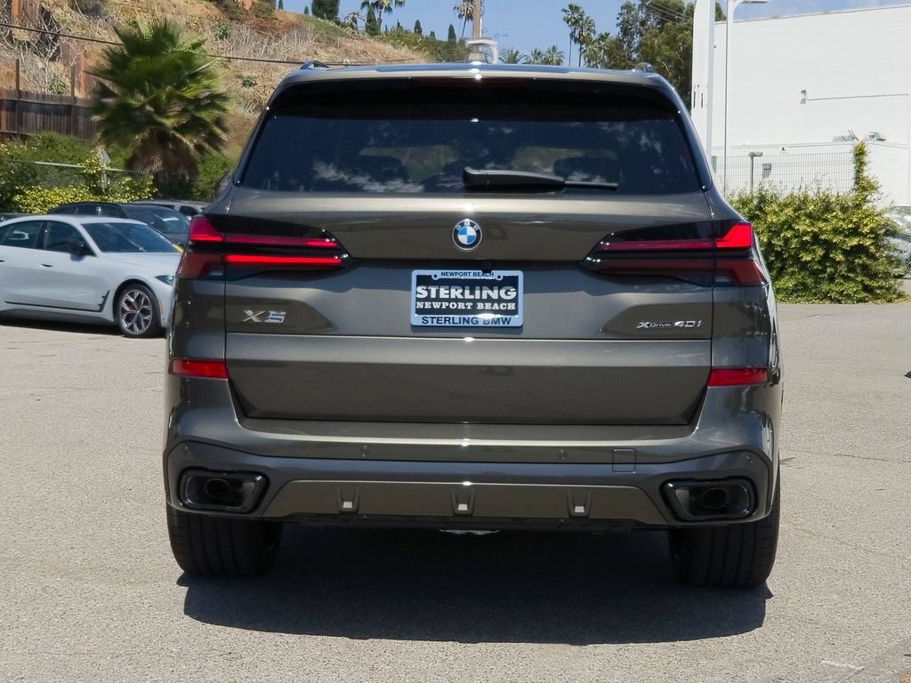 New 2026 Manhattan Green Metallic BMW xDrive40i image 19