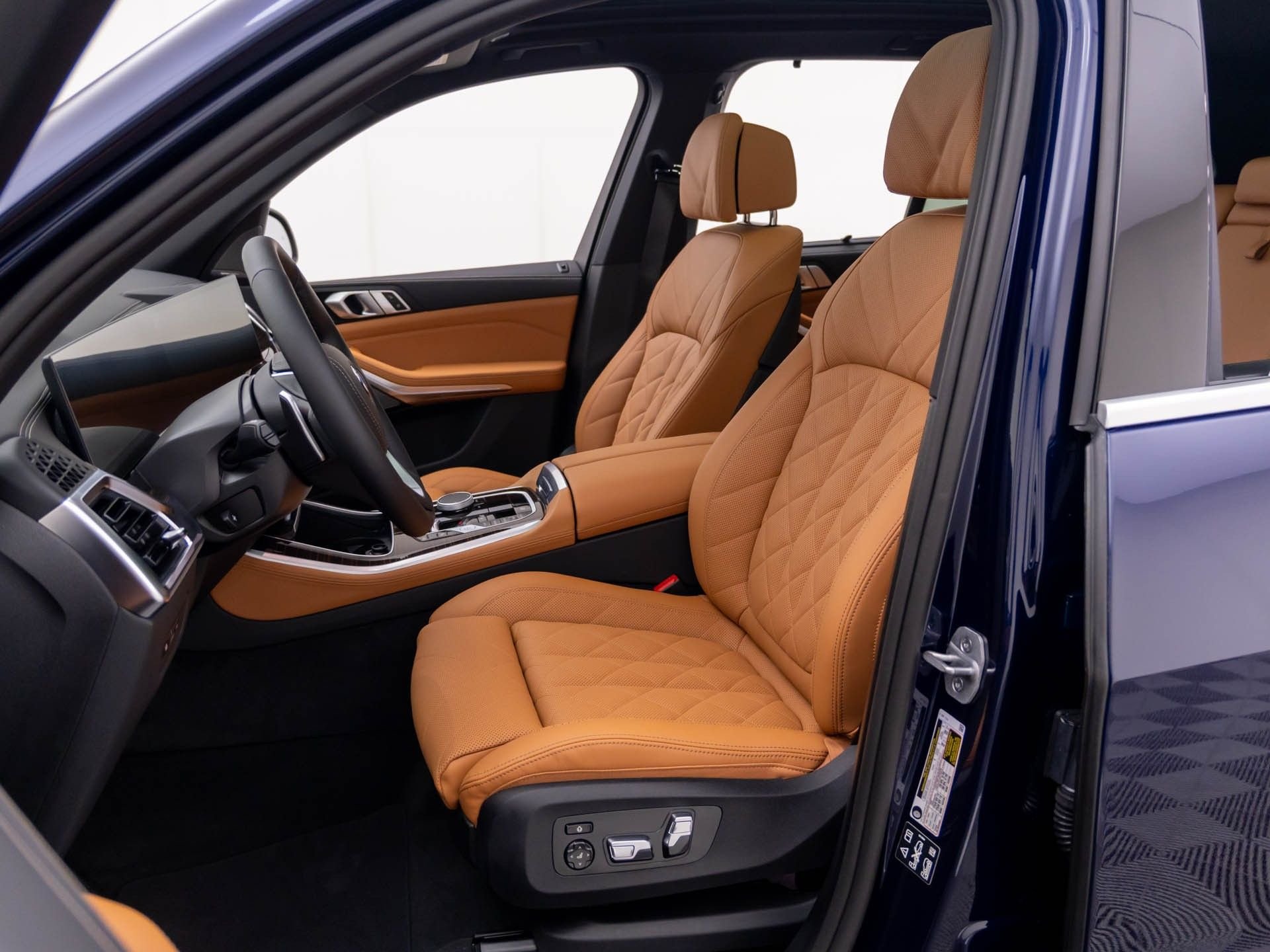 New 2026 Tanzanite Blue II Metallic BMW xDrive40i image 16
