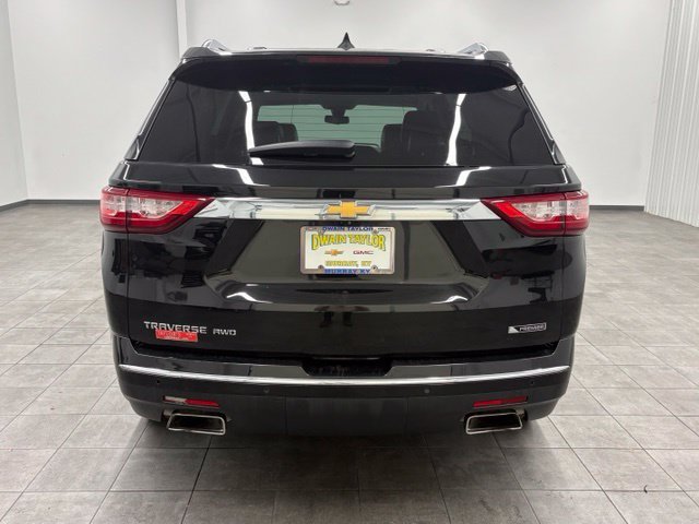 Used 2018 Black Chevrolet Premier image 3