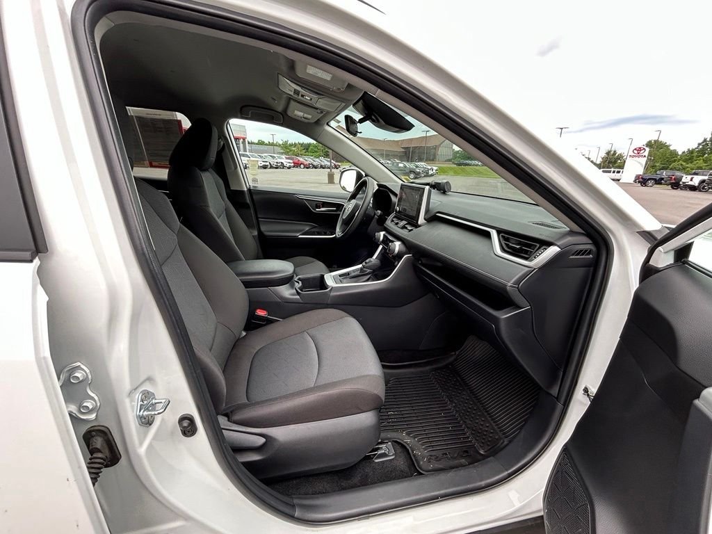 Used 2025 White Toyota XLE image 35