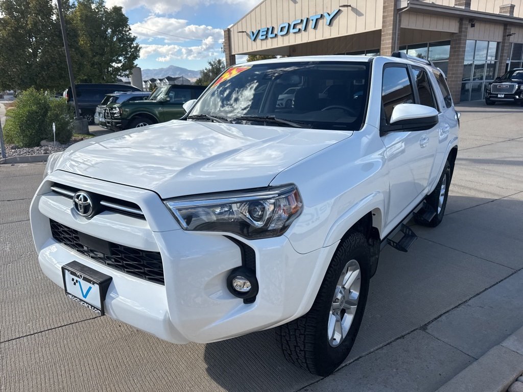 2021 Toyota 4Runner SR5 photo 3