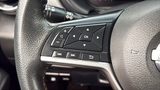 Used 2022 Gray Nissan SR image 16