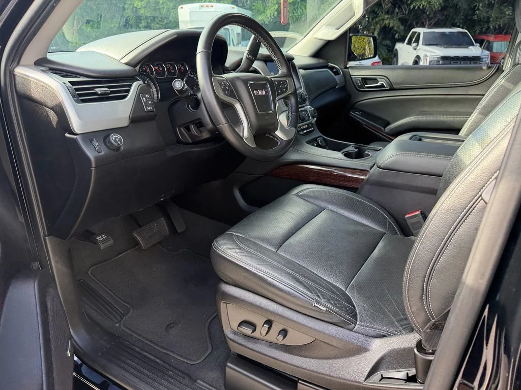 Used 2019 Onyx Black GMC SLE image 10