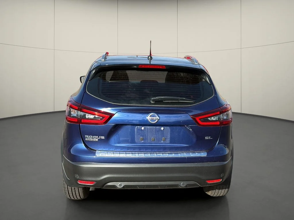 Used 2022 Blue Nissan SL image 6