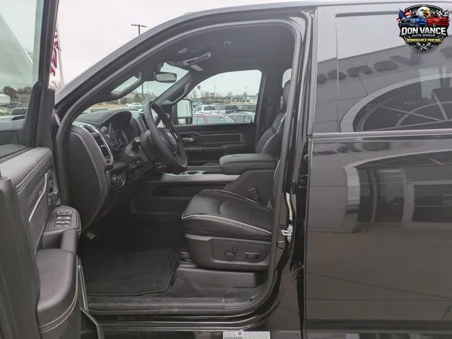 New 2026 Diamond Black Crystal Pearl-Coat Exterior Paint RAM Laramie image 11