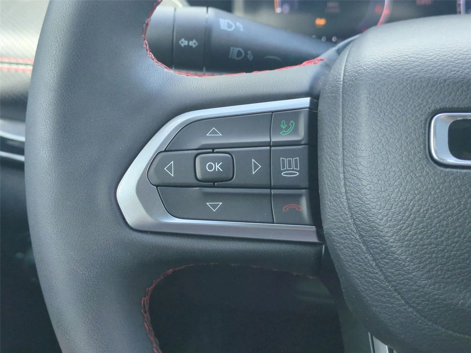 Used 2024 Bright White Clearcoat Jeep Trailhawk image 32