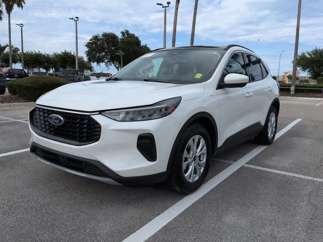 Used 2023 White Ford Active image 8