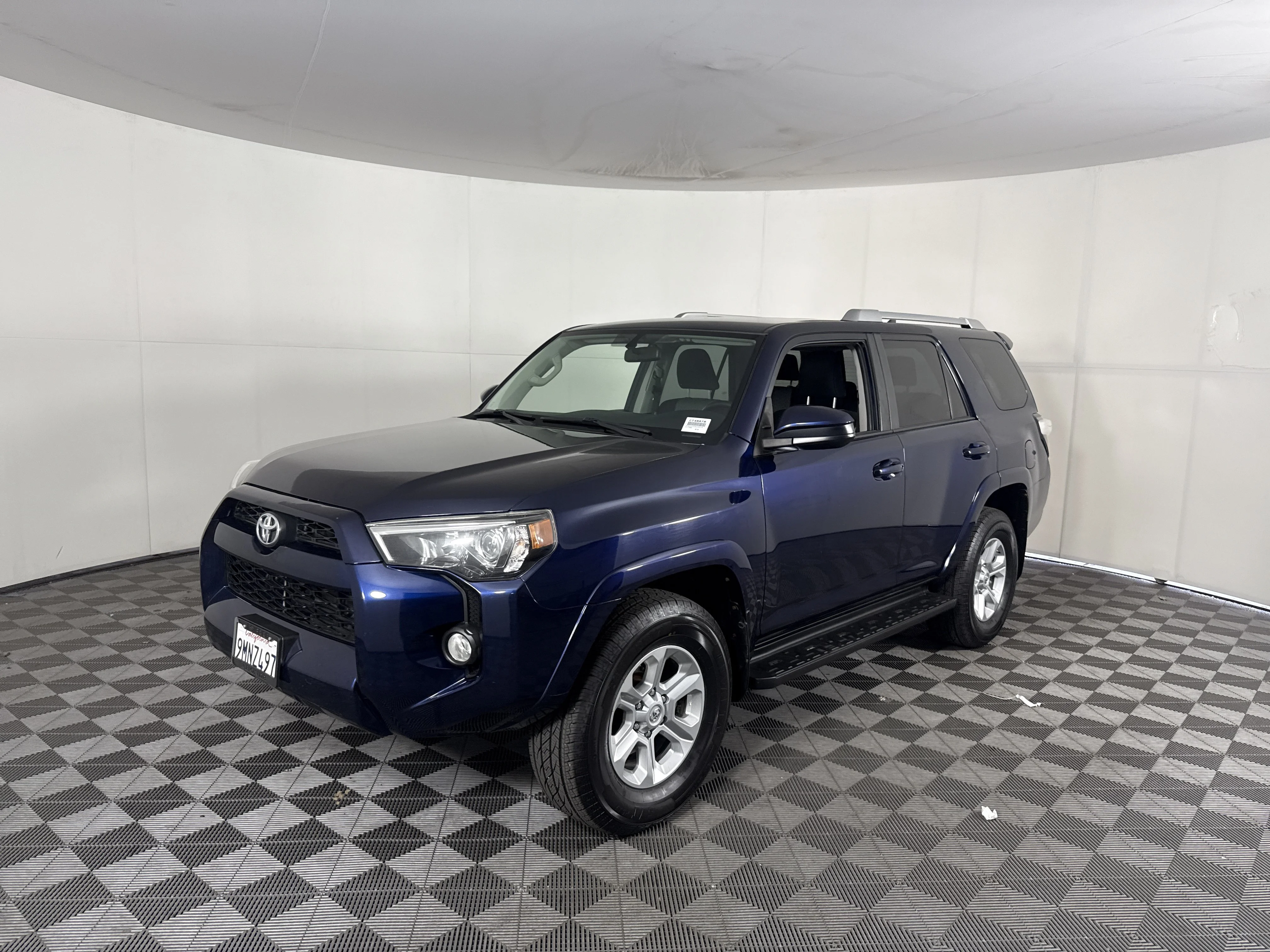 Used 2017 Nautical Blue Metallic Toyota SR5 image 8