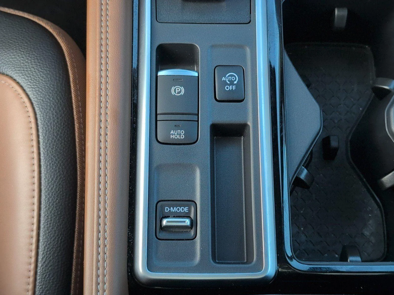 Used 2023 Scarlet Ember Tintcoat Nissan Platinum image 26