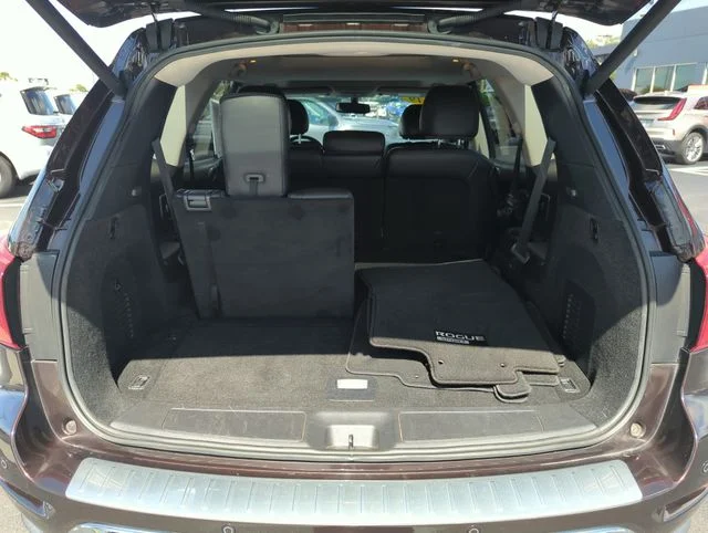 Used 2019 Brown Nissan SL image 19