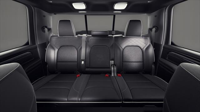 New 2027 Diamond Black Crystal Pearl-Coat Exterior Paint Ram Limited image 15