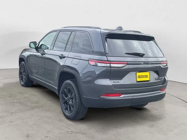 New 2026 Baltic Gray Metallic Clear-Coat Exterior Paint Jeep Altitude image 3
