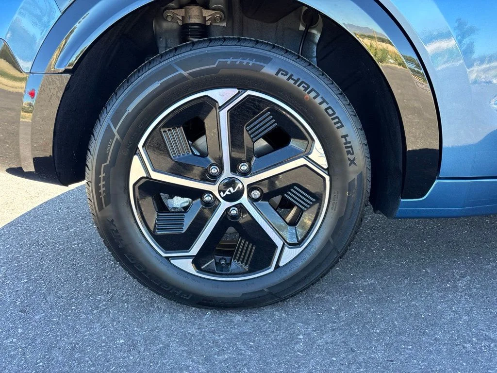 Used 2024 Blue Kia SX image 34