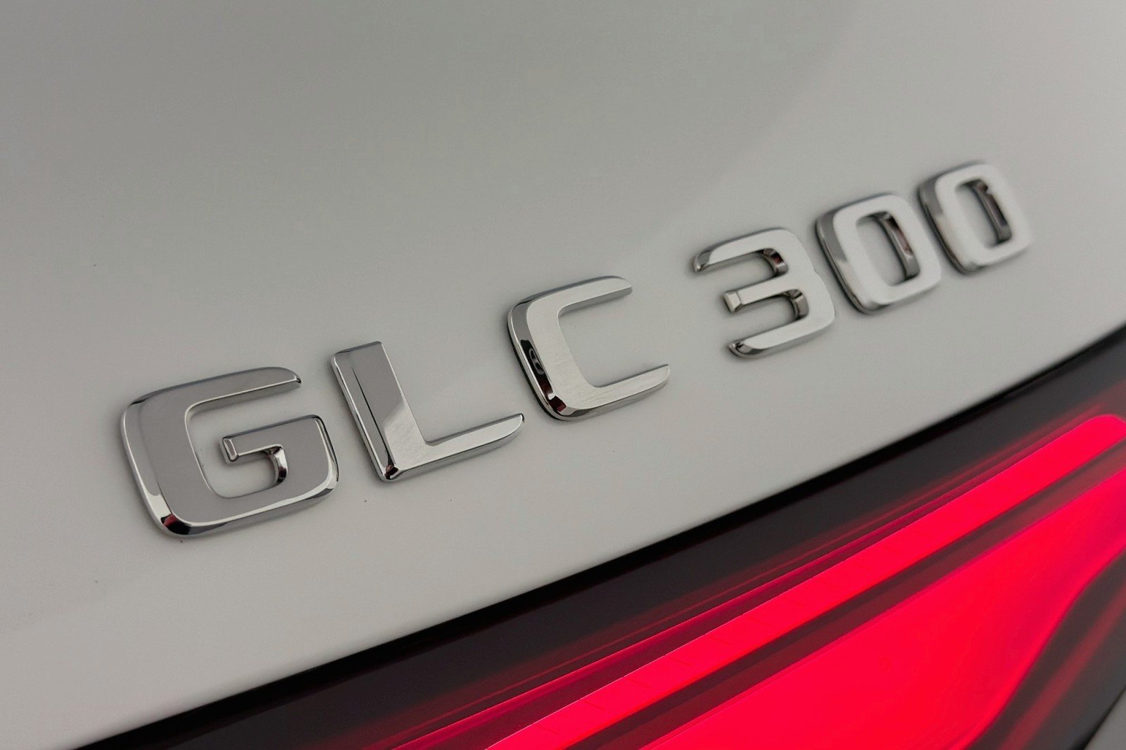 New 2026 Polar White Mercedes-Benz GLC 300 SUV image 8