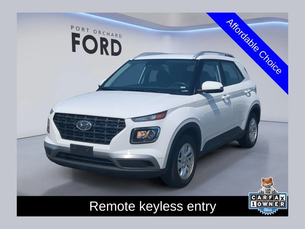 Used 2023 White Hyundai SEL image 1