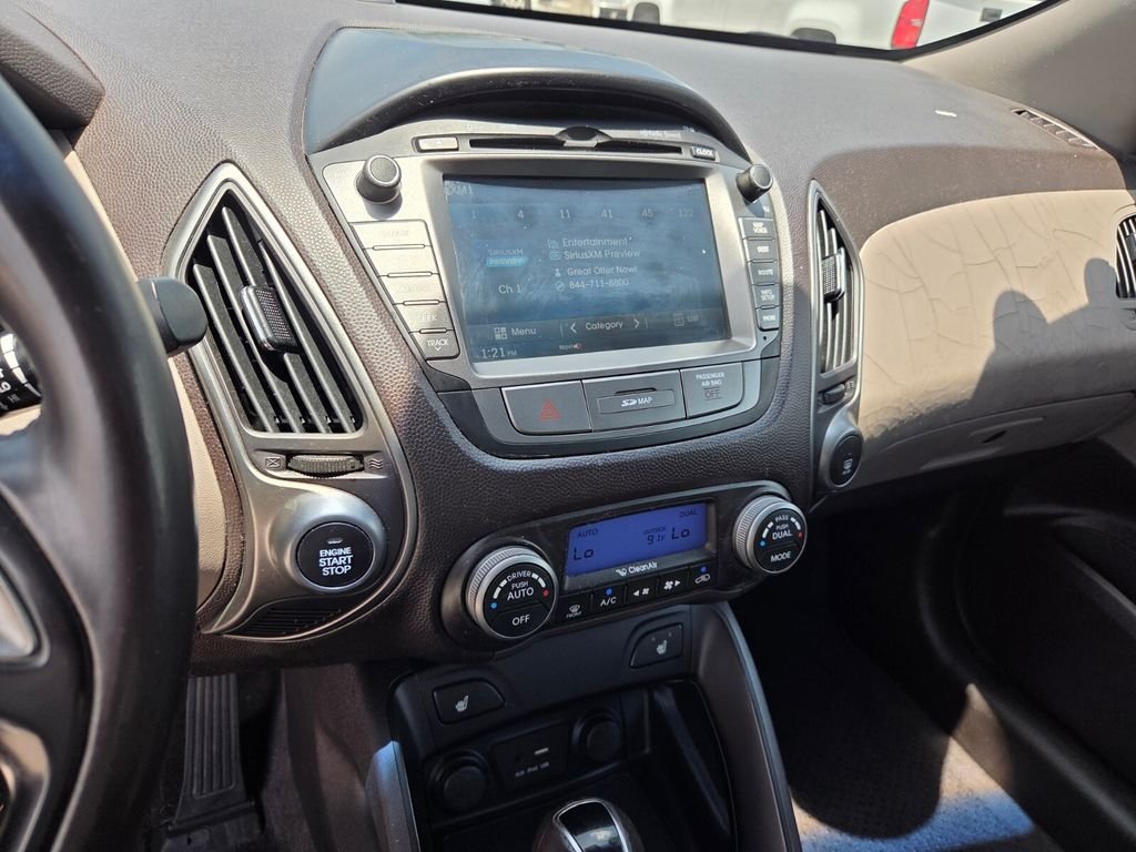 Used 2015 White Hyundai Limited image 33