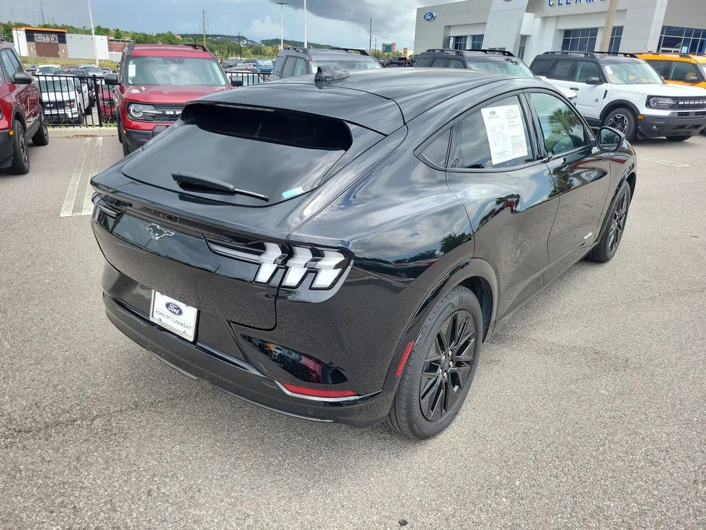 Used 2025 Black Ford Premium image 5