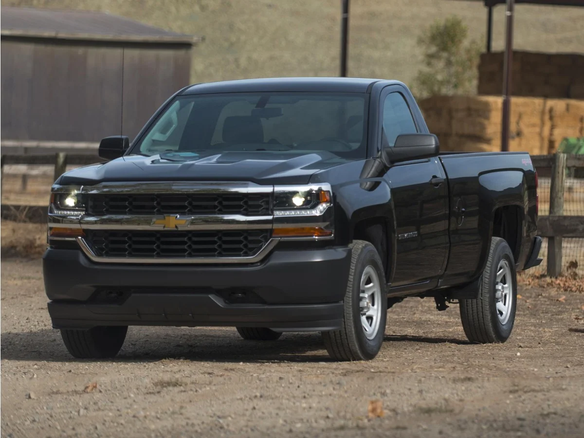 Used 2017  Chevrolet LT image 1