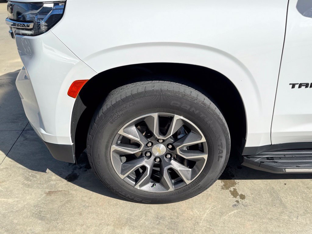 Used 2022 White Chevrolet LT image 9