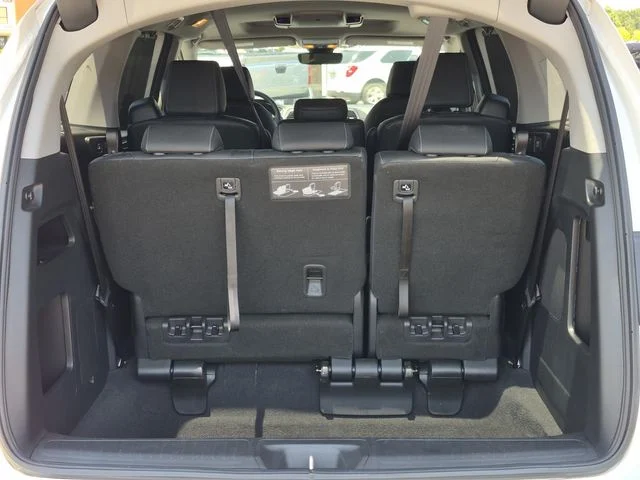 Used 2023 Platinum White Pearl Honda Touring image 7
