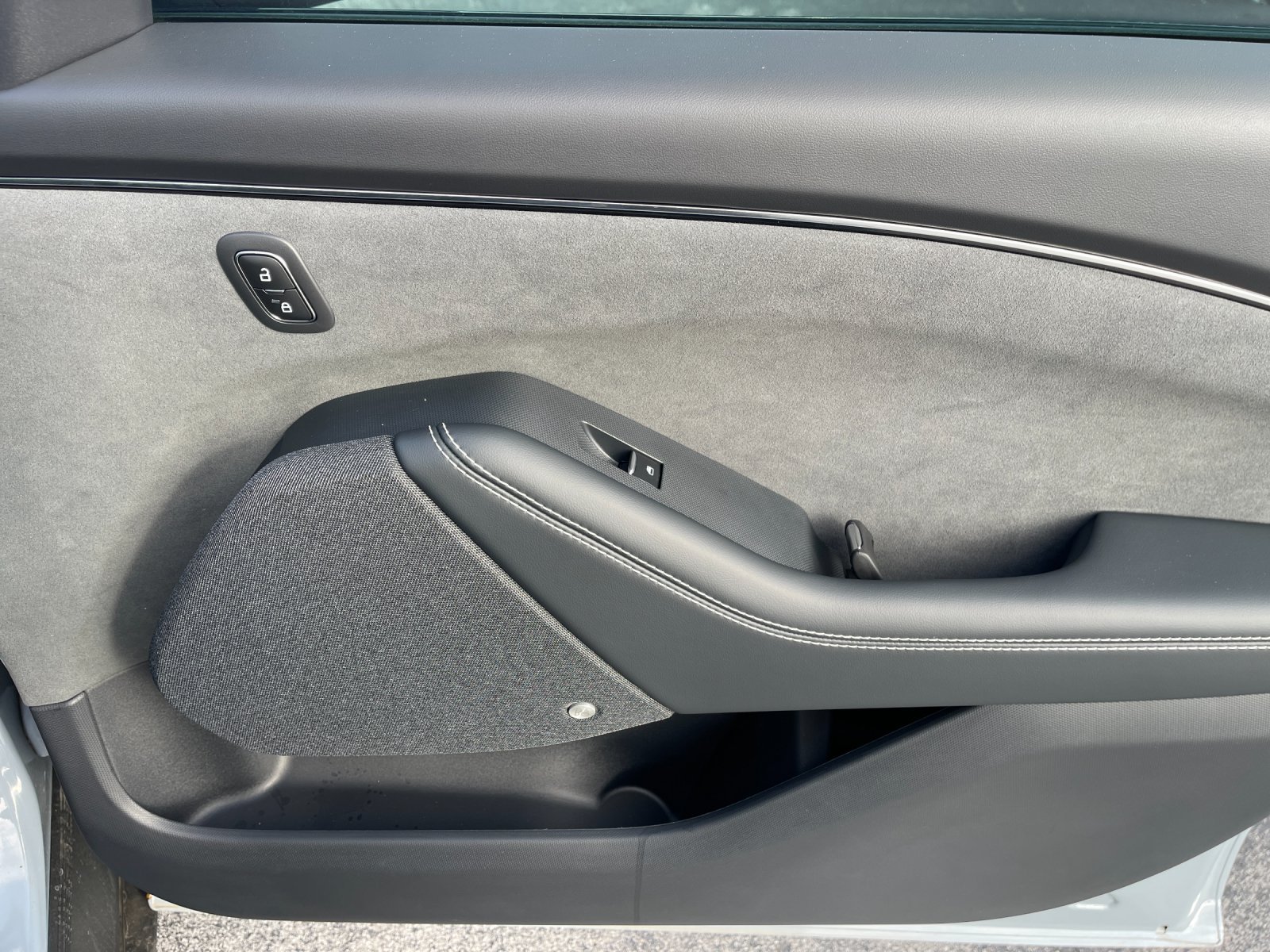 New 2025 Glacier Gray Metallic Tri-coat Ford GT image 19