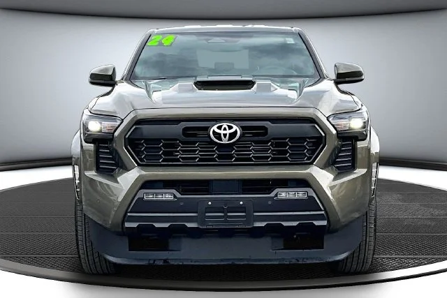Used 2024 Toyota Tacoma TRD Sport with VIN 3TMLB5JN1RM020895 for sale in Kansas City