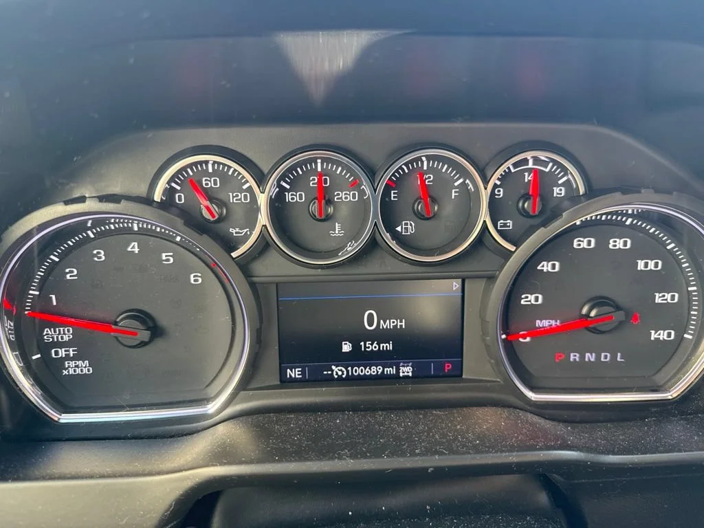Used 2021 SUMMIT WHITE Chevrolet RST image 10
