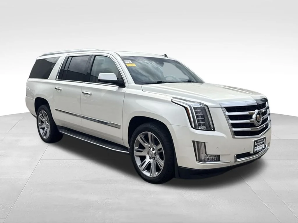 Used 2015 White Diamond Clearcoat Cadillac Luxury image 8