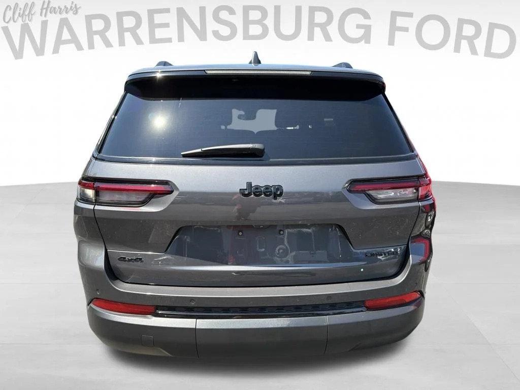 Used 2024 Metallic Jeep Limited image 6