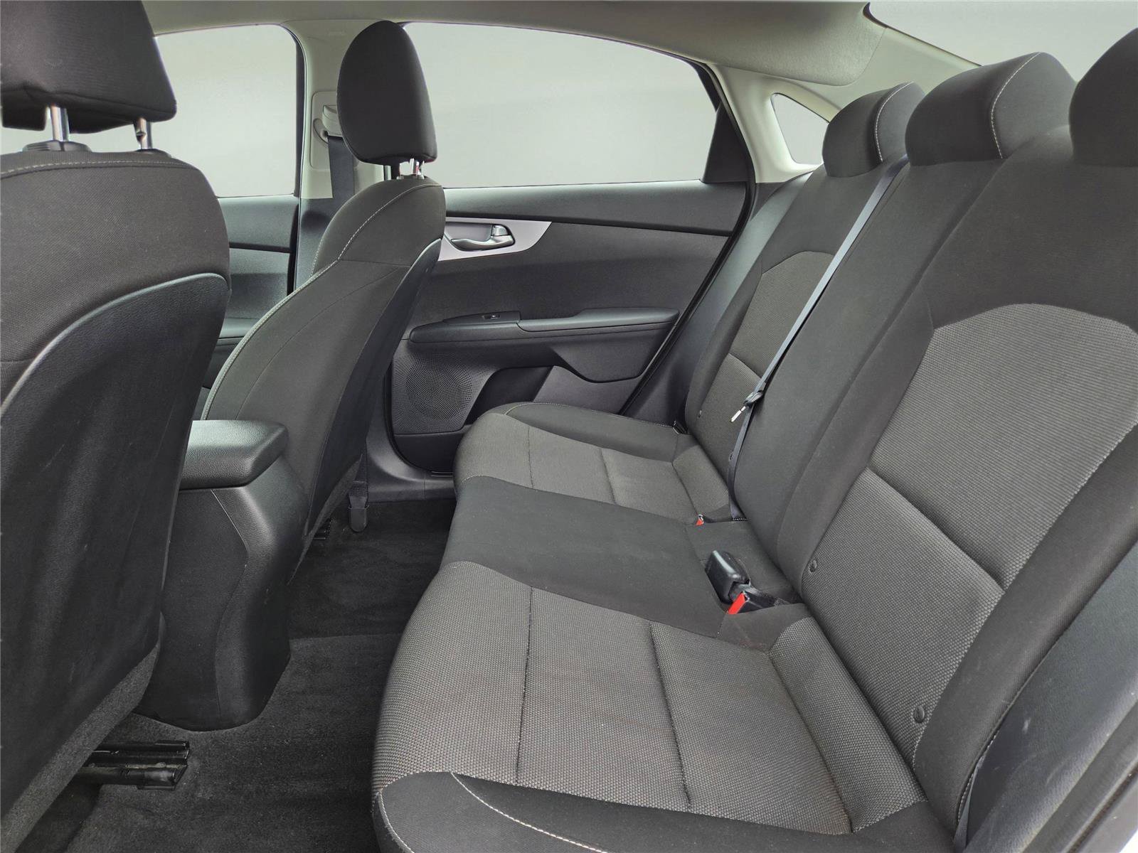 Used 2024 Snow White Pearl Kia LXS image 11