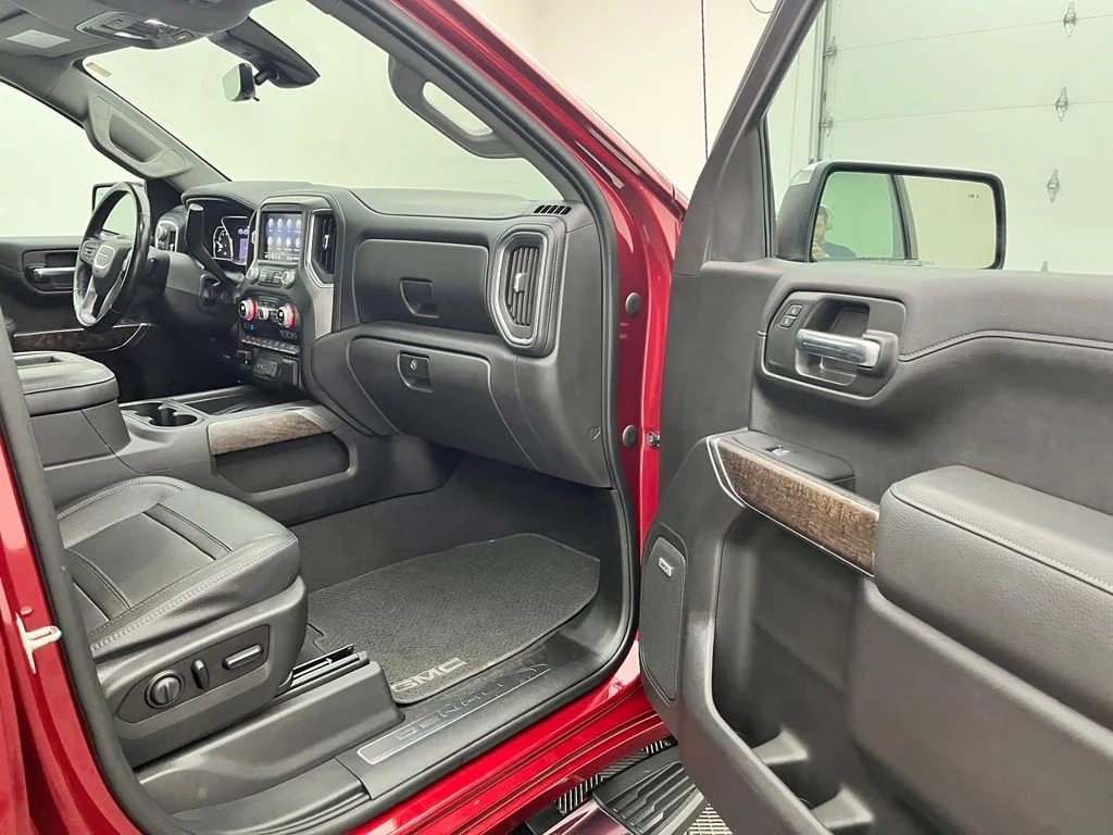 Used 2020 Red GMC Denali image 32